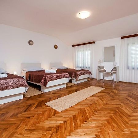 Apartment Valentina Ровинь Экстерьер фото